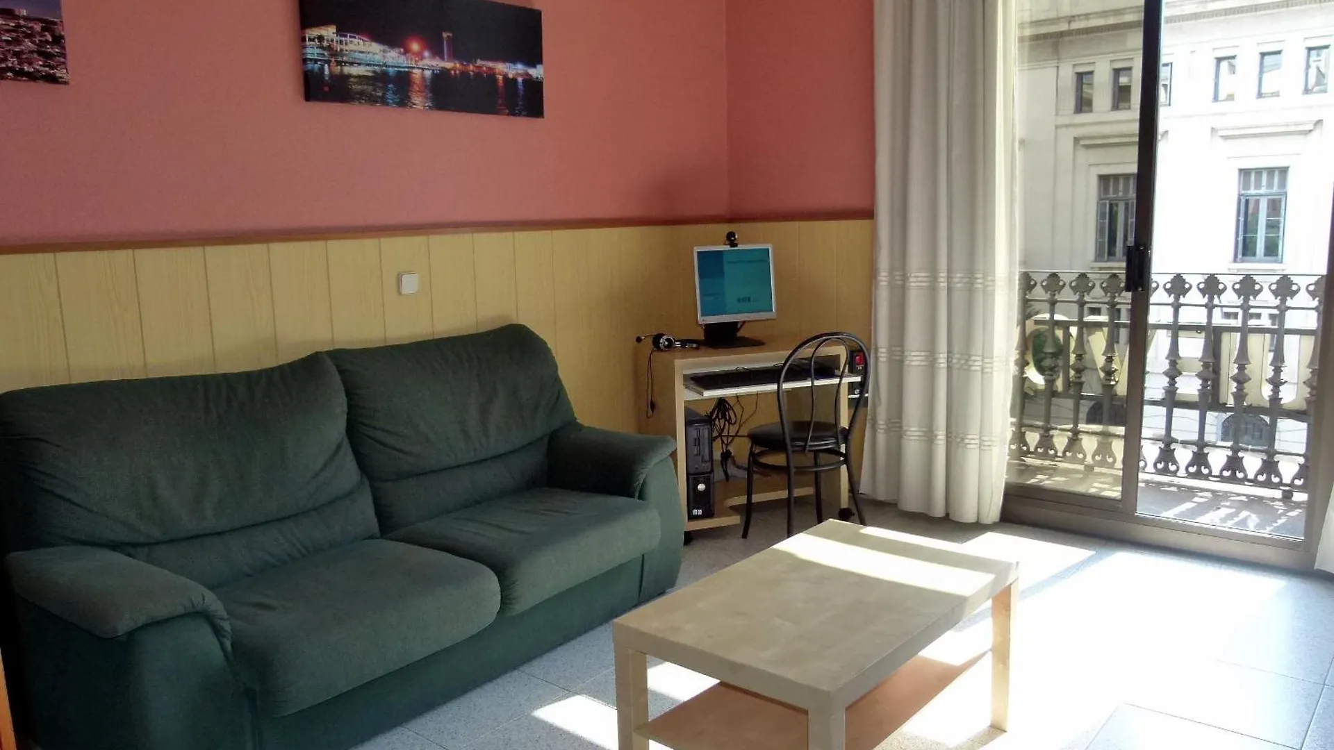 Guest house Hostal Nuevo Colon Barcelona