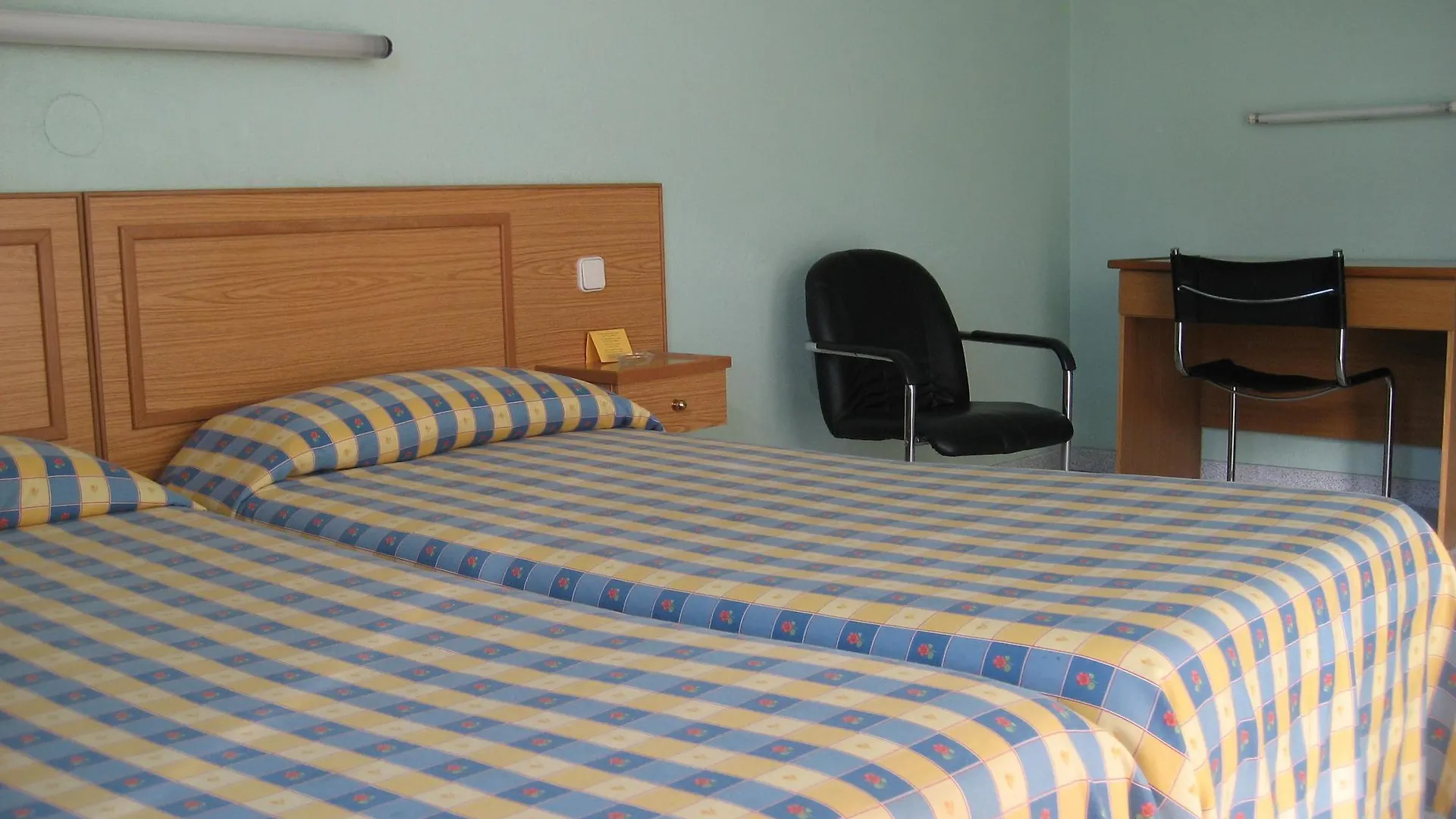 Guest house Hostal Nuevo Colon Barcelona Spain